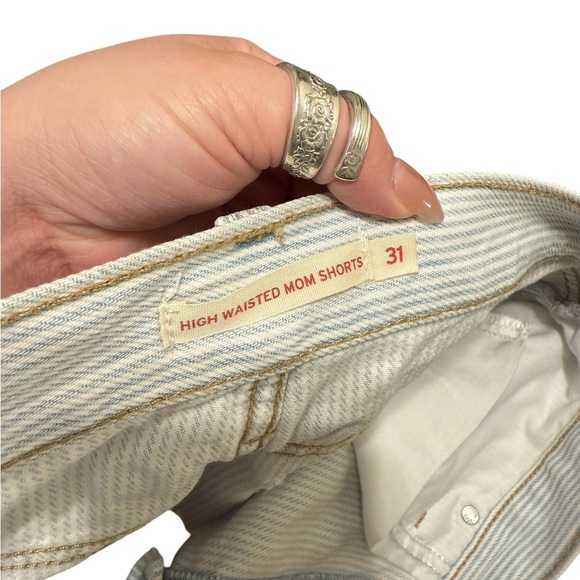 Levi’s Railroad Stripe High Waisted Mom Shorts/ W31 - Picture 11 of 16